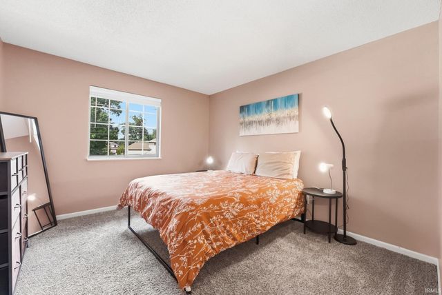 2710 Covington Pines Place, Fort Wayne, IN 46804