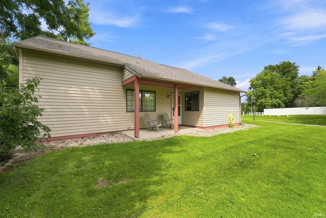 2710 Covington Pines Place, Fort Wayne, IN 46804