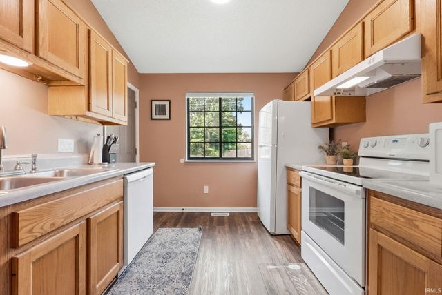 2710 Covington Pines Place, Fort Wayne, IN 46804