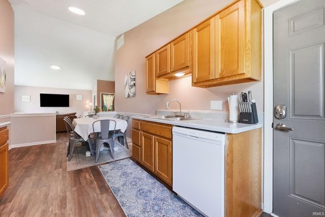 2710 Covington Pines Place, Fort Wayne, IN 46804