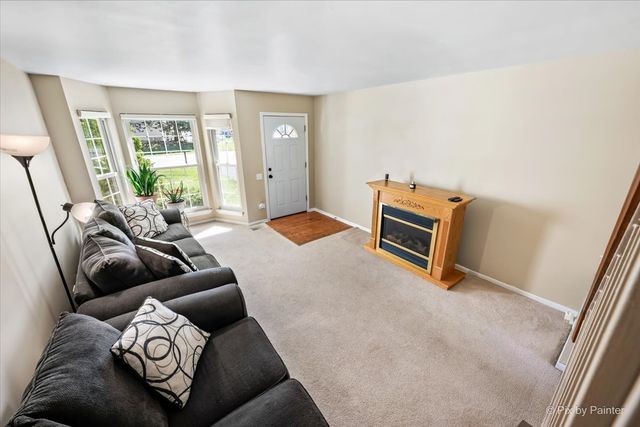 20 N Oltendorf Road, Streamwood, IL 60107