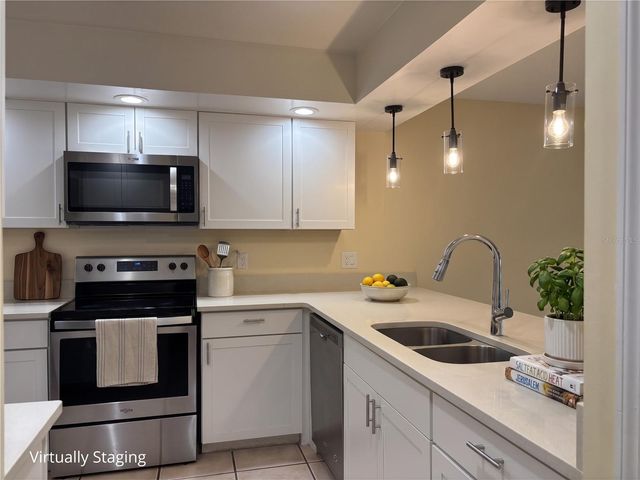 8048 SANDPOINT BOULEVARD, Orlando, FL 32819