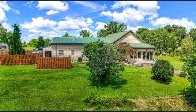 2619 County Farm Road, London, KY 40741