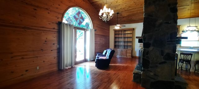 2619 County Farm Road, London, KY 40741