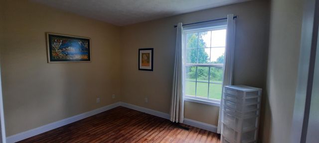 2619 County Farm Road, London, KY 40741