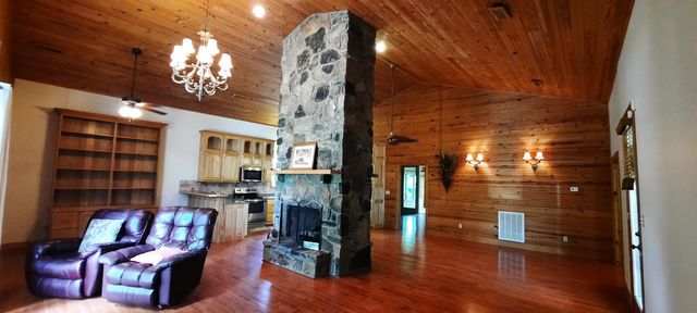 2619 County Farm Road, London, KY 40741