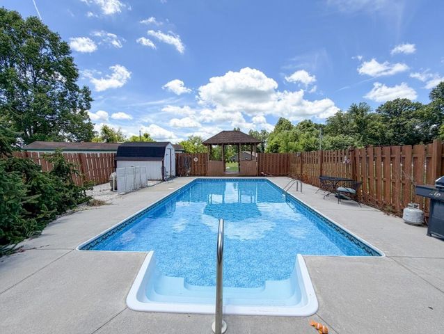 2619 County Farm Road, London, KY 40741