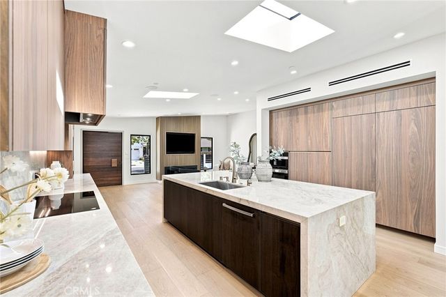 14627 Huston, Sherman Oaks, CA 91403