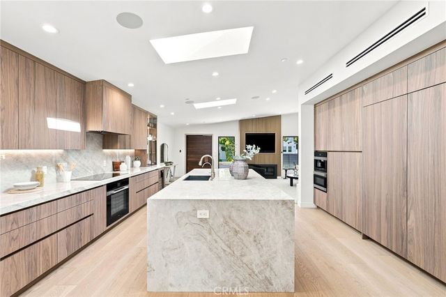 14627 Huston, Sherman Oaks, CA 91403