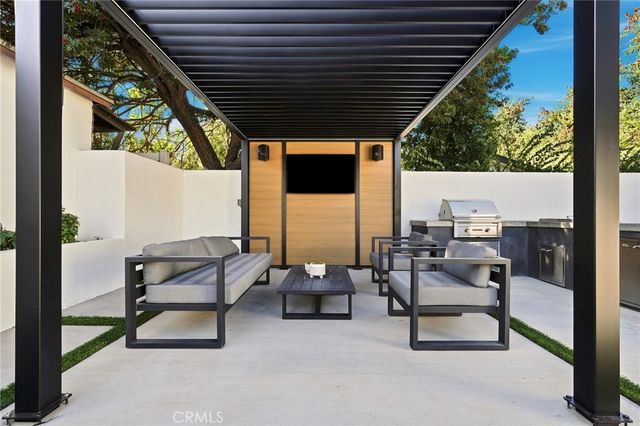 14627 Huston, Sherman Oaks, CA 91403