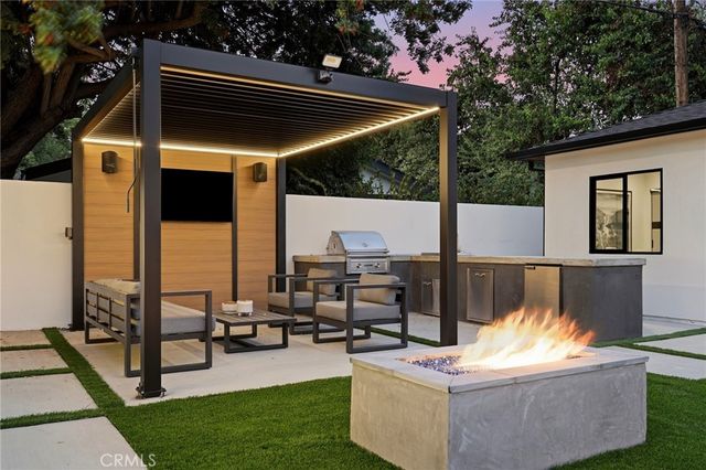 14627 Huston, Sherman Oaks, CA 91403