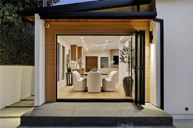 14627 Huston, Sherman Oaks, CA 91403