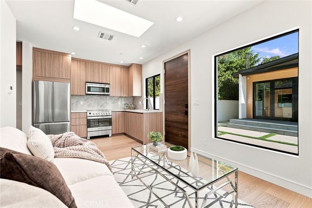 14627 Huston, Sherman Oaks, CA 91403