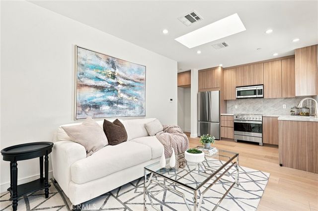 14627 Huston, Sherman Oaks, CA 91403