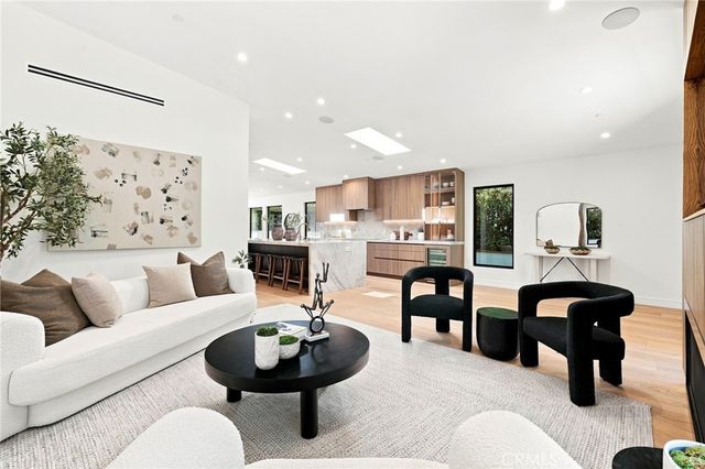 14627 Huston, Sherman Oaks, CA 91403