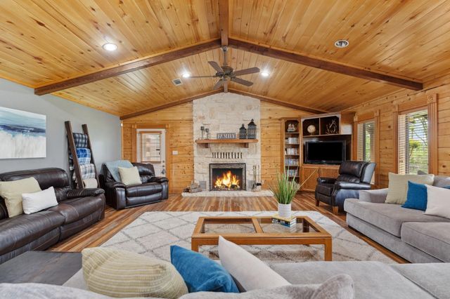 183 Lakeview Drive S, Livingston, TX 77351