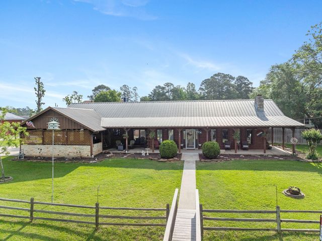 183 Lakeview Drive S, Livingston, TX 77351