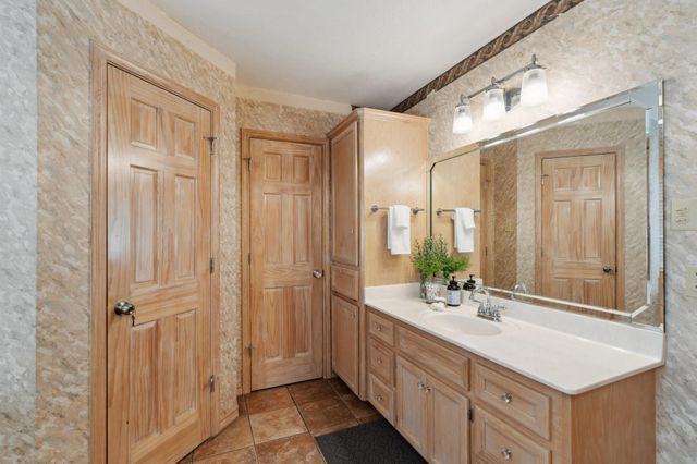 183 Lakeview Drive S, Livingston, TX 77351