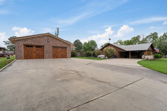 183 Lakeview Drive S, Livingston, TX 77351