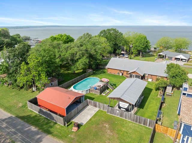 183 Lakeview Drive S, Livingston, TX 77351
