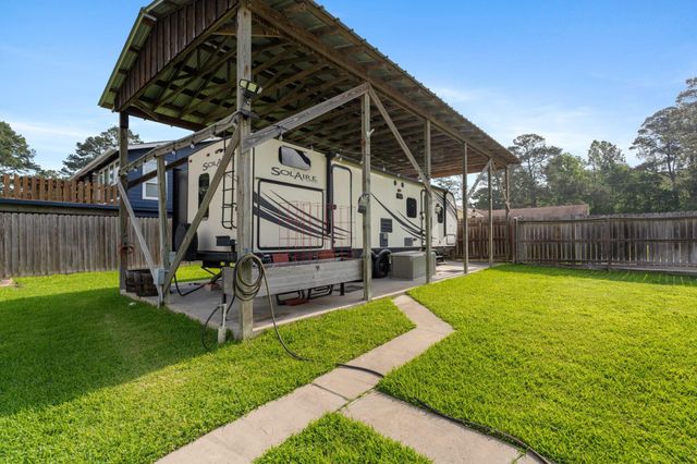 183 Lakeview Drive S, Livingston, TX 77351
