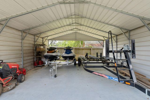 183 Lakeview Drive S, Livingston, TX 77351