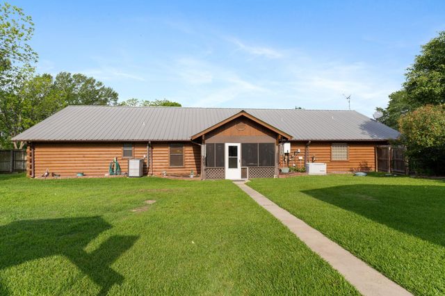 183 Lakeview Drive S, Livingston, TX 77351