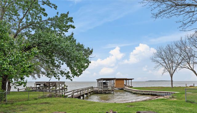 183 Lakeview Drive S, Livingston, TX 77351