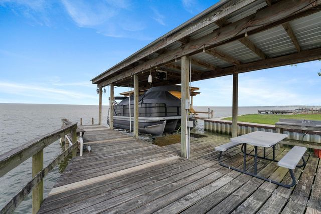 183 Lakeview Drive S, Livingston, TX 77351