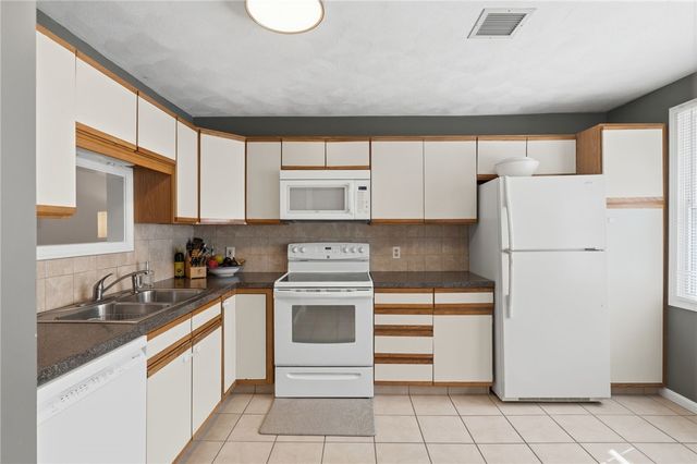 106 Trellis Drive, West Warwick, RI 02893