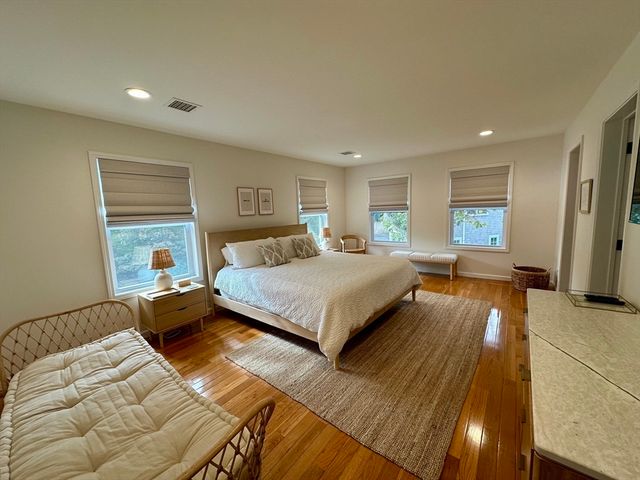 151 Tashmoo Ave, Tisbury, MA 02468