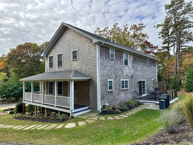 151 Tashmoo Ave, Tisbury, MA 02468