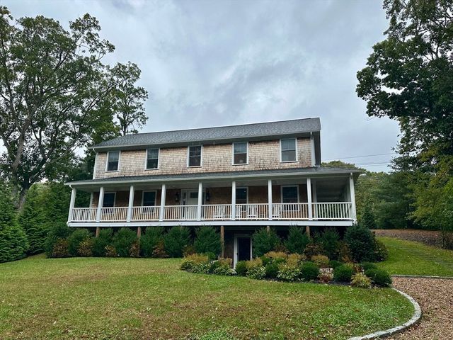 151 Tashmoo Ave, Tisbury, MA 02468