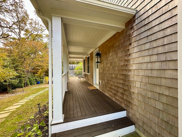 151 Tashmoo Ave, Tisbury, MA 02468