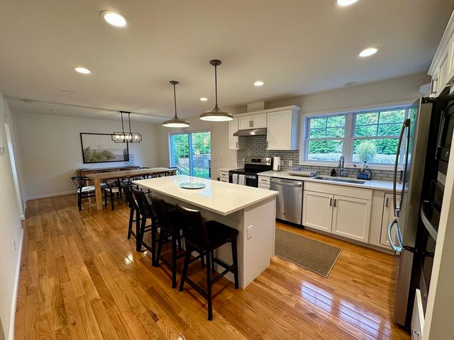 151 Tashmoo Ave, Tisbury, MA 02468