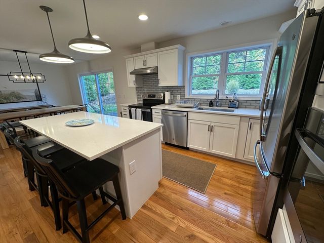 151 Tashmoo Ave, Tisbury, MA 02468
