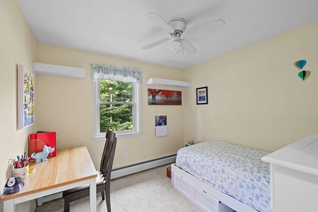 32 Raeder Drive, Stratham, NH 03885
