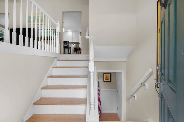 32 Raeder Drive, Stratham, NH 03885