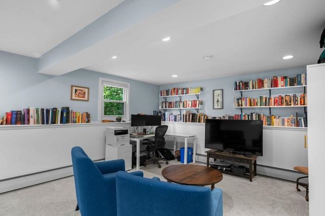 32 Raeder Drive, Stratham, NH 03885
