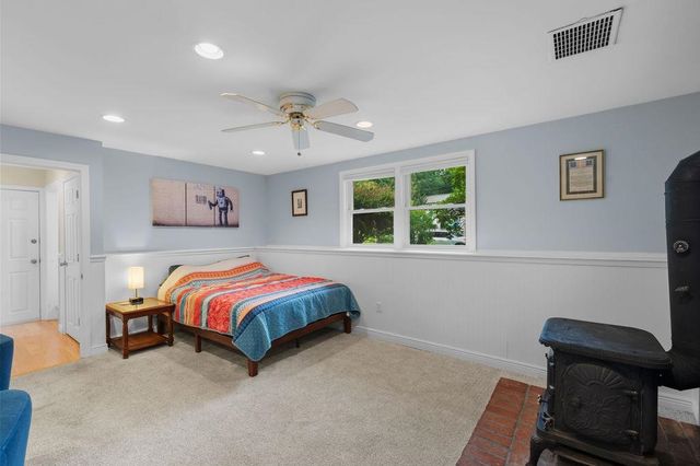 32 Raeder Drive, Stratham, NH 03885
