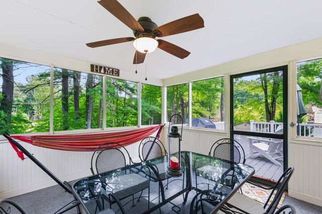 32 Raeder Drive, Stratham, NH 03885