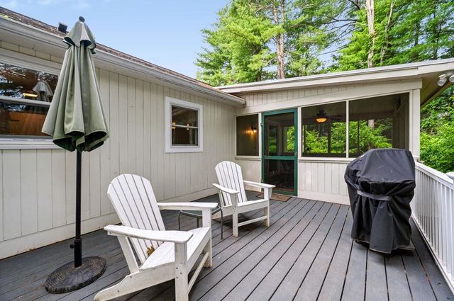 32 Raeder Drive, Stratham, NH 03885