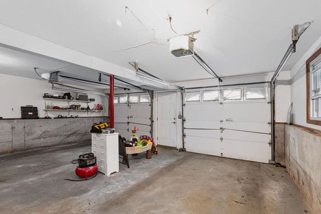 32 Raeder Drive, Stratham, NH 03885