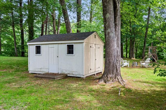 32 Raeder Drive, Stratham, NH 03885