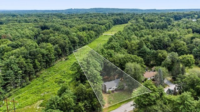 32 Raeder Drive, Stratham, NH 03885