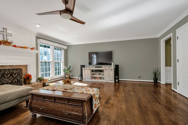 228 Druid Hills Dr, Dickson, TN 37055