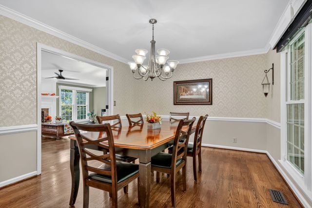 228 Druid Hills Dr, Dickson, TN 37055