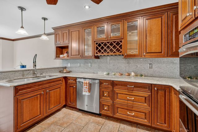 228 Druid Hills Dr, Dickson, TN 37055