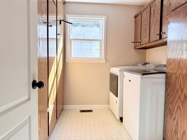 228 Druid Hills Dr, Dickson, TN 37055