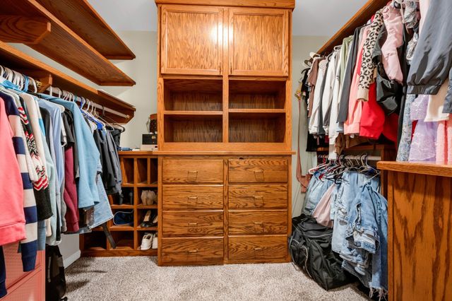 228 Druid Hills Dr, Dickson, TN 37055